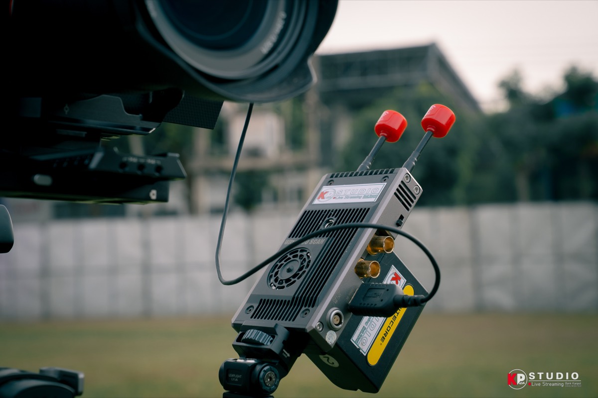 ตัวส่งสัญญาณภาพไร้สายติดบนขาตั้งกล้อง